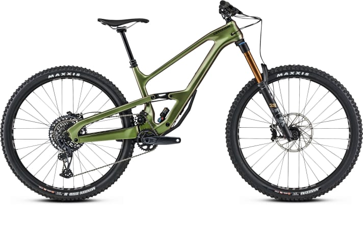   The latest <a href="https://luna.r.lafamo.com/ts/i5533923/tsc?amc=con.blbn.497955.507800.14129791&smc=BIKE&rmd=3&trg=https%3A%2F%2Fwww.fahrrad-xxl.de%2Fcannondale-jekyll-1-m000010096" target="_blank" rel="noopener noreferrer nofollow">hardcore Enduro Jekyll</a> * from the cult brand from the USA also comes with integrated components. Although not quite as spectacular as the V4000. The shock, for example, is located in a recess in the down tube.