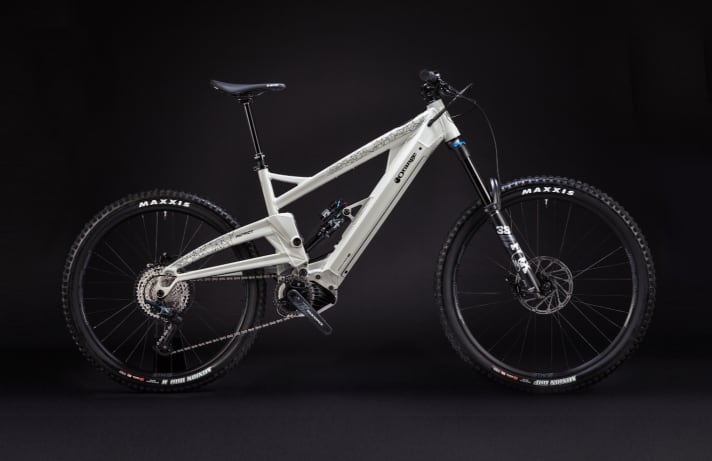 Britischer geht’s kaum: Das Orange Patriot EPO mit klassischem Eingelenker und 170 Millimetern Hub.