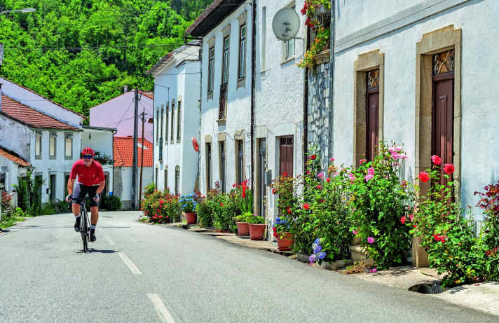 Bright and colourful: one village is prettier than the next: in Pisão near Cerdeira.