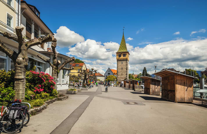 The Leibachtal cycle tour starts here: The island town of Lindau with its picturesque old town and the Mang Tower.