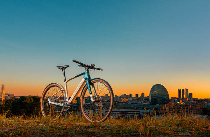 The Dusty X is now equipped with the Mahle X20 motor and straight handlebars for the first time.
