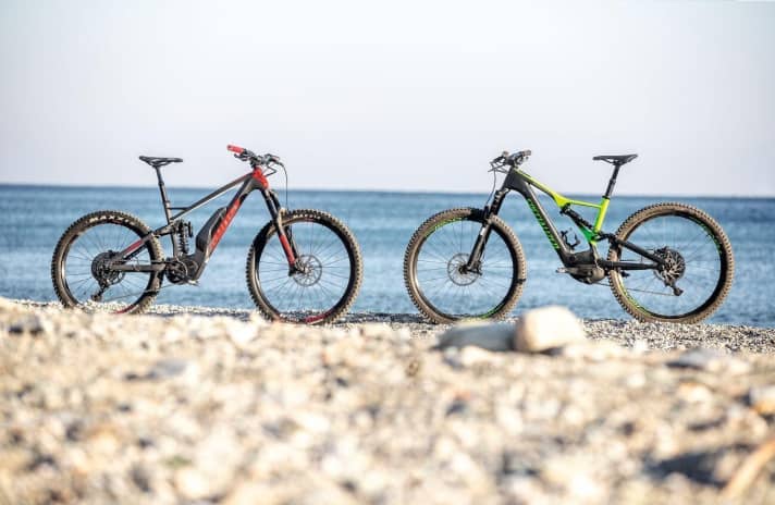   Ghost Hybride SL AMR X S 7.7 (links) - Specialized Levo Expert (rechts)