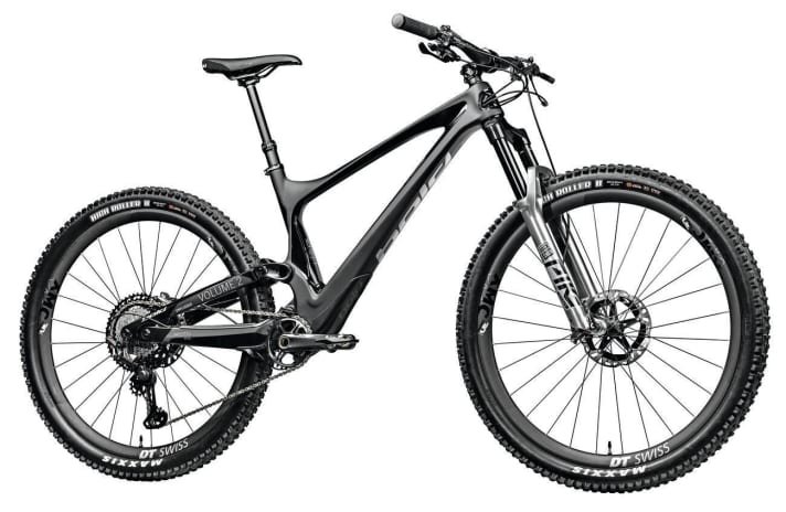    MAIN WINNER: Bold Unplugged Volume 2 (worth 8360 euros) The unusual design of the Bold Unplugged Volume 2 triggers a spontaneous grip reflex among bikers. The all-mountain bike with 150 millimetres of suspension travel rides at least as well as it looks. Typical Bold: The shock disappears completely into the seat tube of the full carbon frame. This makes the Swiss manufacturer's bike one of the pioneers in terms of system integration. With high-quality Shimano XTR components, Rockshox suspension and carbon wheels from DT Swiss, the Unplugged attracts envious glances.