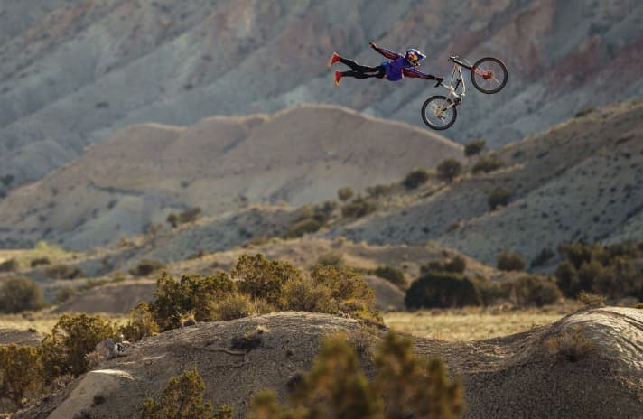 Schwerelos: Für den Film Nothing’s for Free fliegt Jaxson Riddle durch die Wüste Utahs. Riddle verkörpert die neue Generation Freerider.