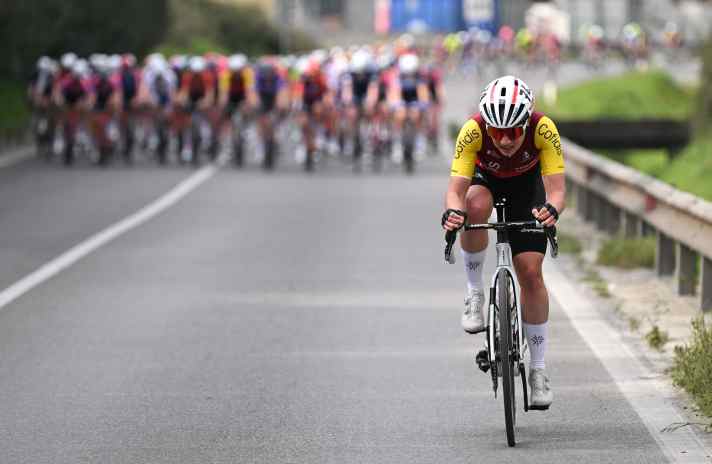 Will beweisen, dass sie es nach überstandener Krise und gesundem Gewicht zurück an die Spitze schaffen kann: Clara Koppenburg, hier bei der Trofeo Oro im März 2025