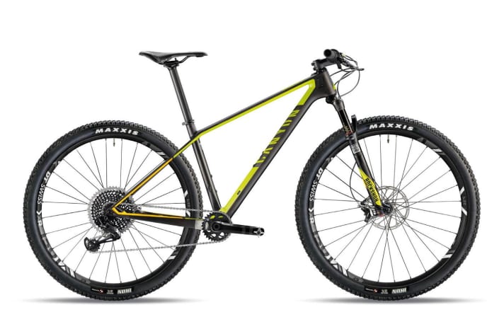   Einfacherer Carbon-Rahmen, mehr Bandbreite: Das neue Canyon Exceed CF SL 7.9 Pro Race. Vom neuen Carbon-29er wird es sicherlich noch mehr Modelle geben, die zur Eurobike vorgestellt werden.