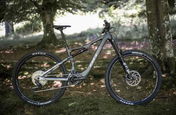 Up to 810 watt hours of battery capacity, 160 or 140 millimetres of suspension travel and an entry-level price of 4199 euros. Sounds exciting!