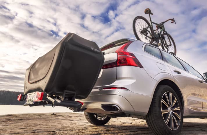 Die Senja funktioniert mit allen gängigen Anhängerkupplungs-Fahrradträgern.