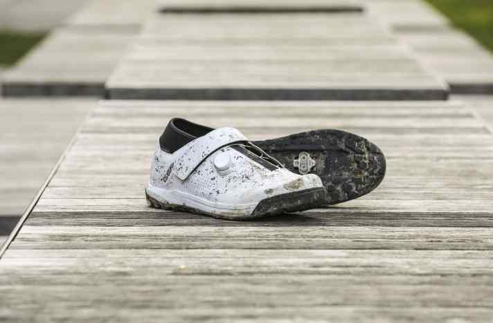 Der neue Shimano GE900 HS soll vor allem Enduro- und Gravity-Racer ansprechen. Steif, robust und trotzdem bequem - geht das Konzept auf?