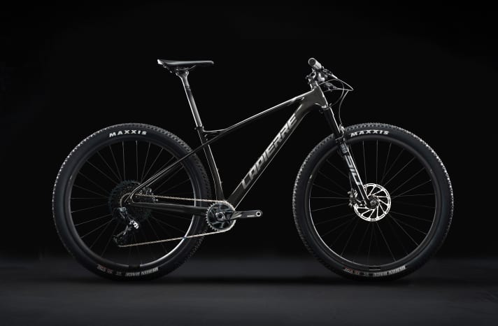 Top model Lapierre Prorace CF 9.9 with Rockshox SID SL Ultimate and electronic Sram drivetrain.