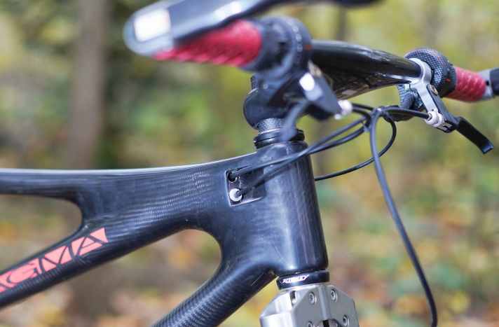 Internally routed cables in a carbon frame: still bold dreams of the future in 1994 but already a reality on the Magma M1.