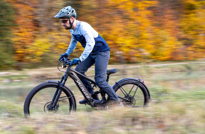 The Tero X 4.0 from Specialized is comfortable and uncomplicated in everyday use, but also works surprisingly well off-road. All in all, a very well-rounded package.