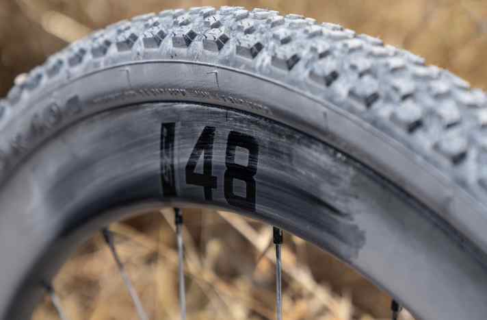 Full carbon rim of the VISION SC 48 i25 wheelset