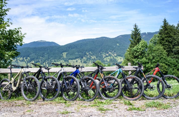 We know almost all e-bike drives from practical experience, many of them also from extensive field tests and from the laboratory. Here, for example, are our eight candidates for the Uphill Racing field test.