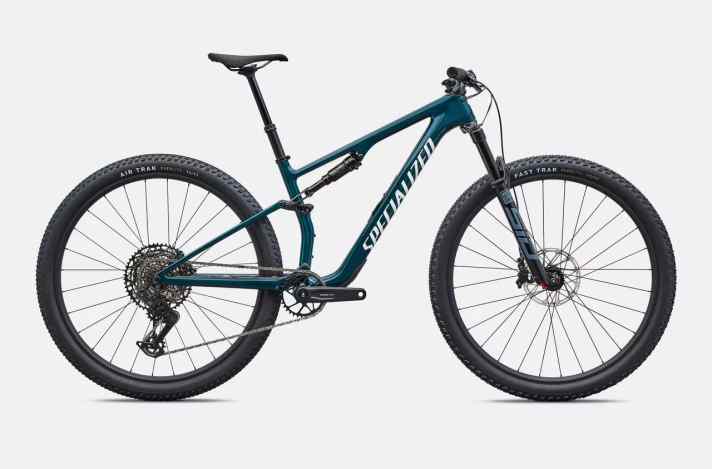 Sheep in wolf's clothing: The Epic 8 Comp is similar to the S-Works in its outline, but is 2 kilos heavier and not as well equipped. On the other hand, the price difference is a mere 10,000 euros.