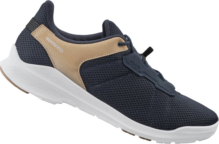 This shoe from Shimano looks like a normal sneaker ...