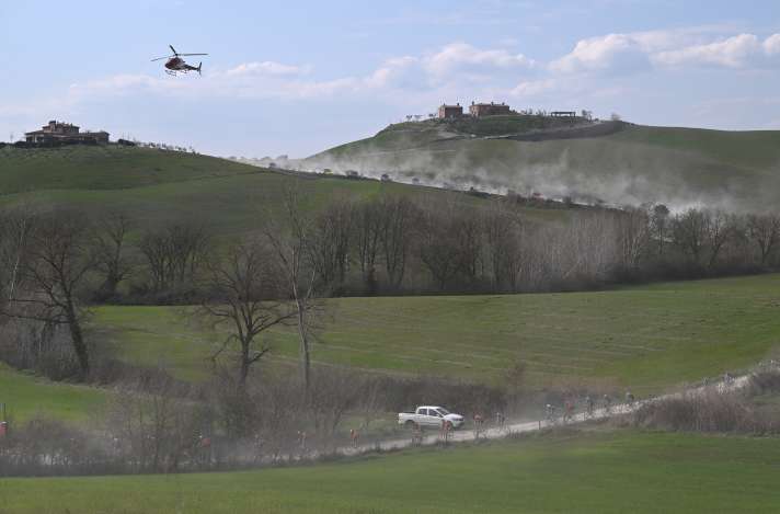 Des images impressionnantes : La course cycliste Strade Bianche est déjà légendaire pour sa 20e édition