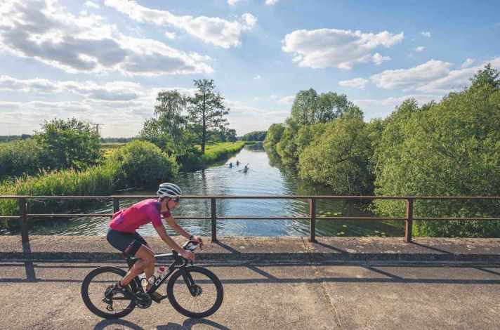 Im Spreewald sind Brücken und Wasser allgegenwärtig