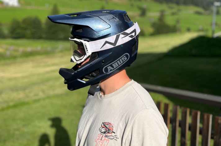 Tester Tim Folchert with the Abus Hidrop full-face helmet.