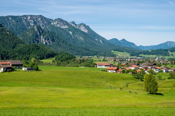   Das forsche Tempo hat die Gruppe auseinandergezogen. Als Tagesziel sind 10 Stunden angepeilt. Bedeutet: irrer 17er-Schnitt – für 168 Kilometer und 4629 Höhenmeter!