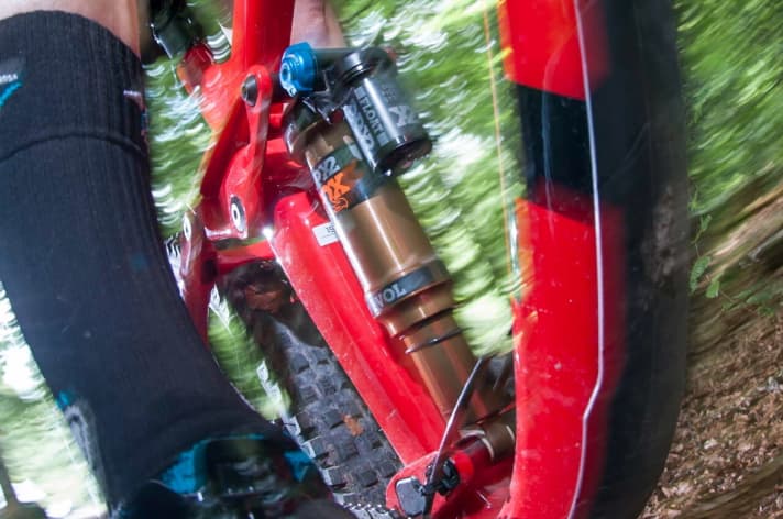   Lighter than the X2 and easier to adjust: The new Fox DPX2 impressed in the first test.