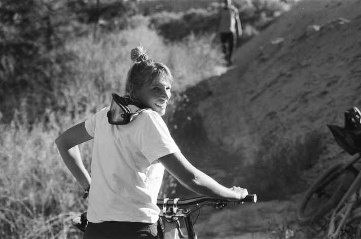 Tipp-Geberin Kathi Kuypers aus Rosenheim kennt die meisten Spots. „Neben der Bikerei gibt’s hier auch Freeride-Geschichte zu bestaunen, z. B. den Jah-Drop, den man vom Highway Richtung Squamish sehen kann. Oder Spots in Kamloops.