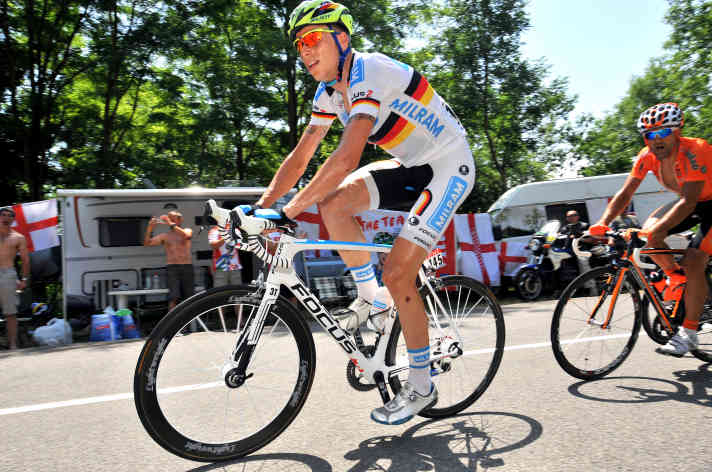 Christian Knees a participé au Tour de France en 2010 sous le maillot de champion d'Allemagne.