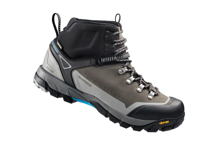   Robust all-season shoe with plenty of grip