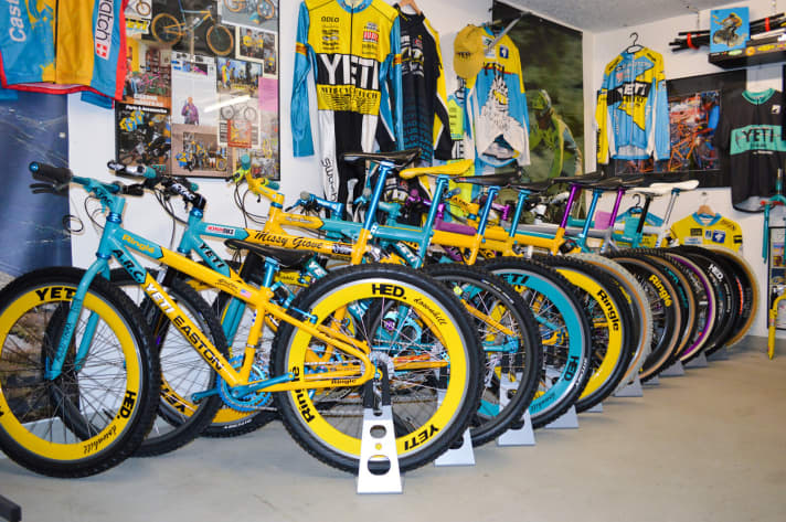 Spin photo for Yeti fans. In the foreground you can see a 1994 Yeti A.R.C. in tiny 14 inches - extremely rare, especially in this first-class condition.