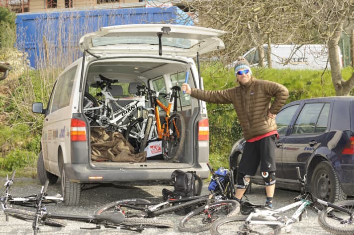   Tetris for advanced riders: Our crew gets 15 fullys in the bully.