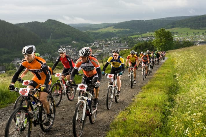   Deshalb beim Willingen BIKE Marathon starten: Nach dem Rennen warten die Wagenburgen der Hersteller.
