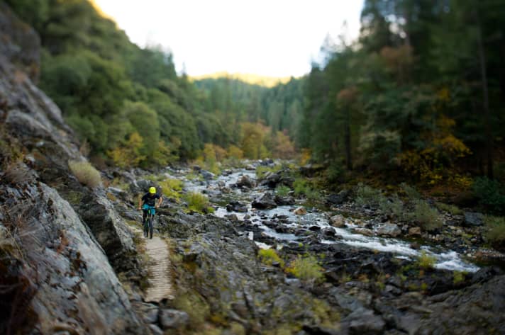 The South Yuba Trail meanders for dozens of kilometres along the banks of the river of the same name.