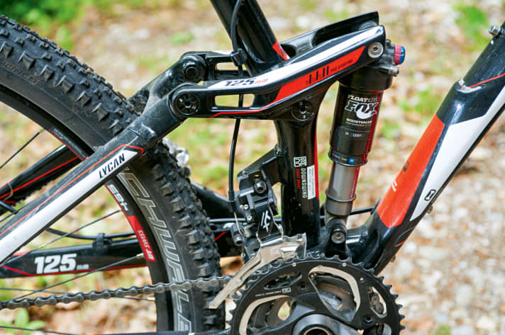   Kinematik und Dämpfer sind perfekt aufeinander abgestimmt, was das KTM Lycan zur Sänfte bergab macht.