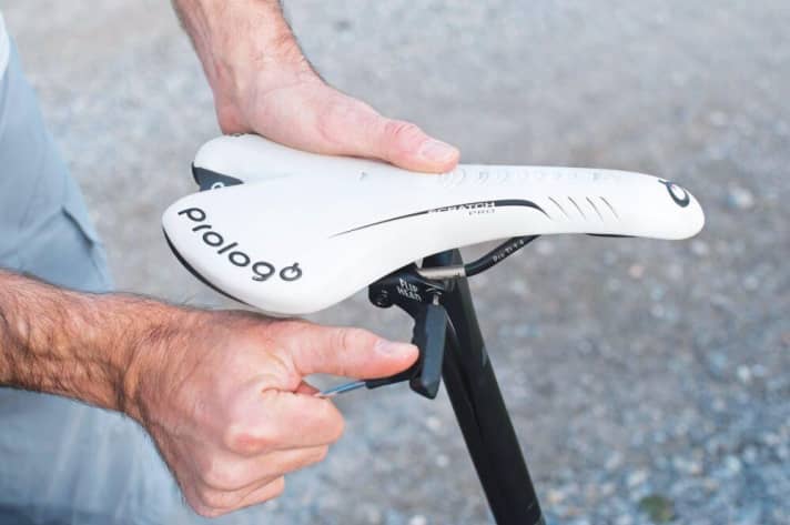   Montage und Verstellbarkeit des Sattels fließen bei den leichten Komfort-Sattelstützen mit zehn Prozent in das Test-Urteil mit ein.