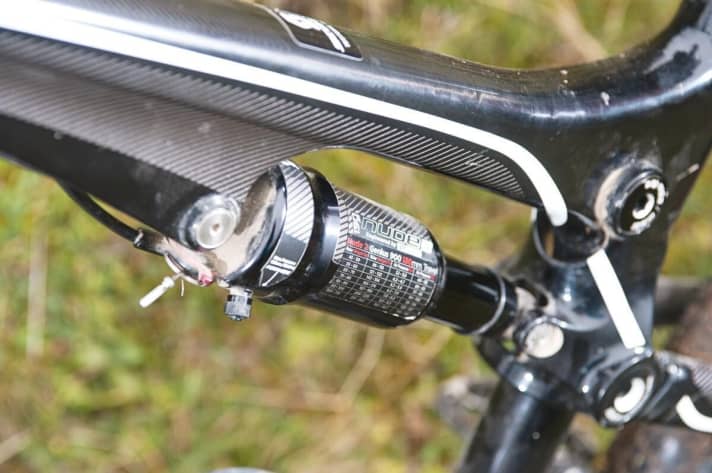   Bei schnellen Schlagfolgen kam der DT-Swiss-Dämpfer nicht immer mit. Nach 2000 km war ein Dämpfer-Service notwendig.