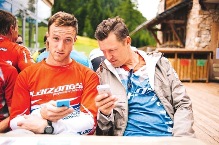   Do like Johannes Fischbach and Guido Tschugg, who are checking their Notify messages from BIKE.