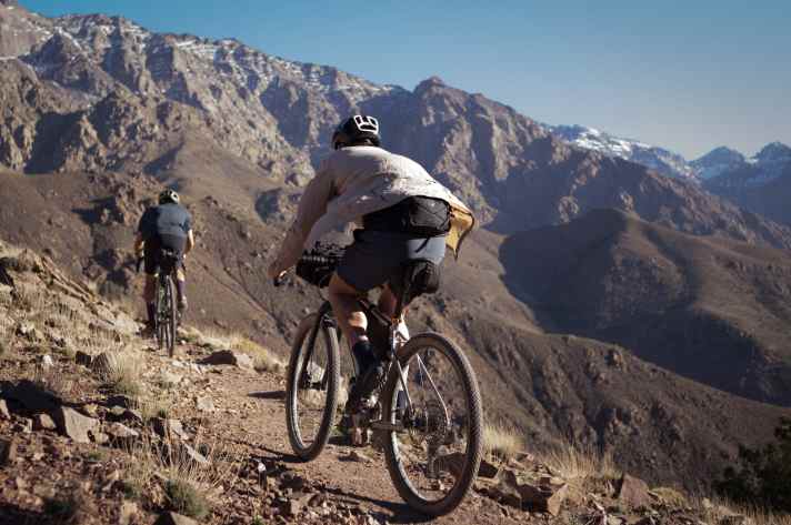 The Hoja collection combines function for long tours with the Swedish style of the brand.