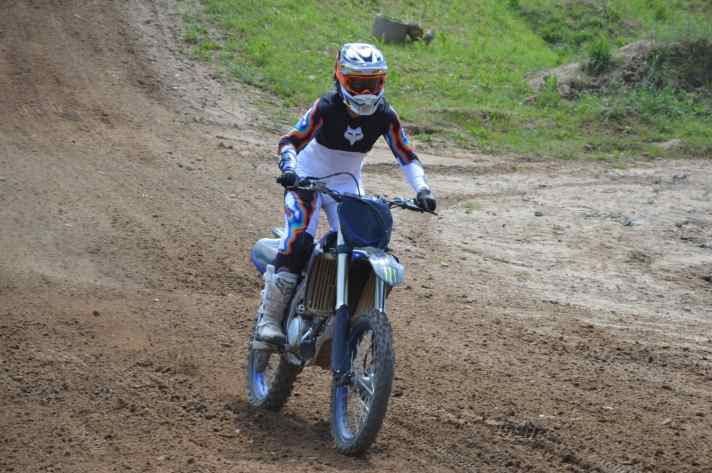 There are several motocross tracks near Nina Hoffmann's home. In winter, she uses them to add a bit of variety to her training.