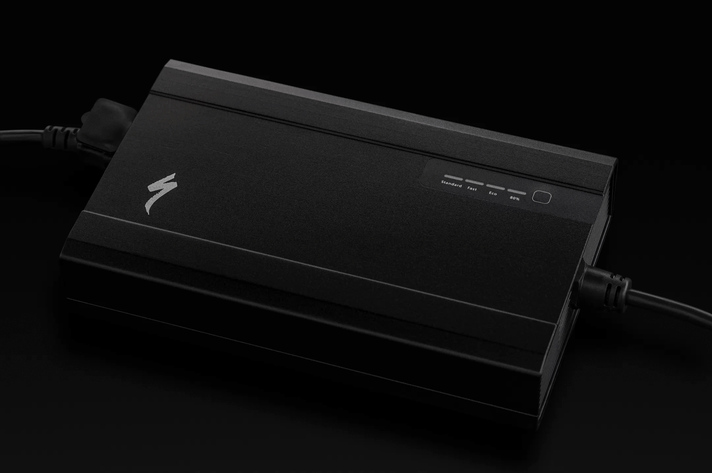 The optional Smart Charger works with 12 amps and charges the 840 Wh battery to 80 per cent in just one hour. Cost: 499 euros. | Specialised