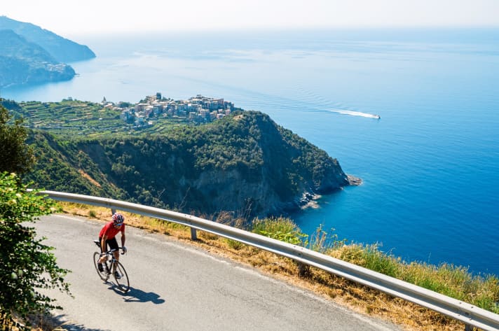   Ceux qui s'élèvent de Vernazza ont des vues de rêve sur la Riviera.