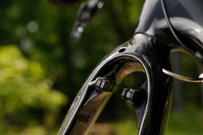   Avant gardist: The fork with brake arms and brake pads in one piece comes from THM, the cable routing might be fiddly.