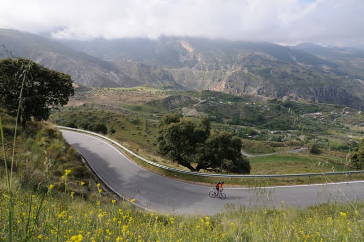   Au pied de la Sierra Nevada : ascension difficile de l'Alto del Monachil 
