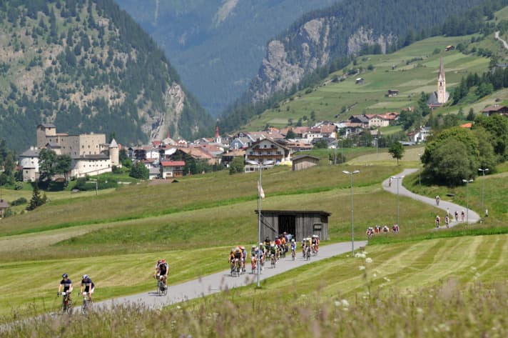 Radroute Nauders-Reschenpass als Variante parallel zur Hauptstraße.