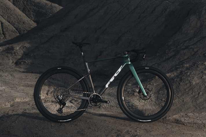 Felt Breed Pro, SRAM Force AXS XPLR, 7,8 kilogrammes