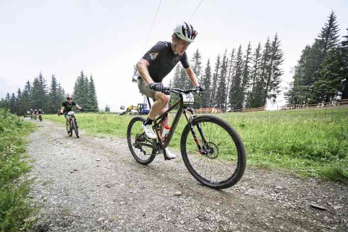 Drei Tage testete BIKE-Redakteur Jan Timmermann Marathonbikes im Renntempo bei der Alpentour Trophy in Schladming. Dann ging nichts mehr - alle Energiereserven aufgebraucht.