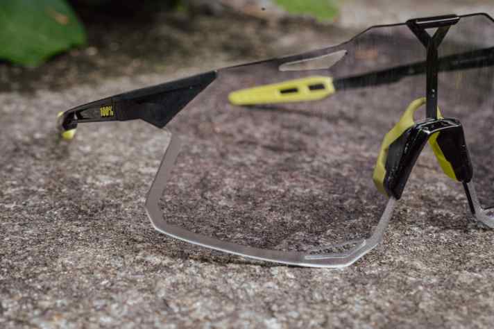 In the initial tint, the Hypercraft is almost clear and therefore also suitable for bad weather