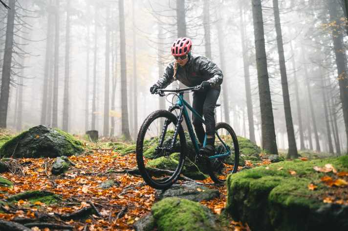 The bike-experienced children and teenagers were the ideal testers for six current youth mountain bikes.