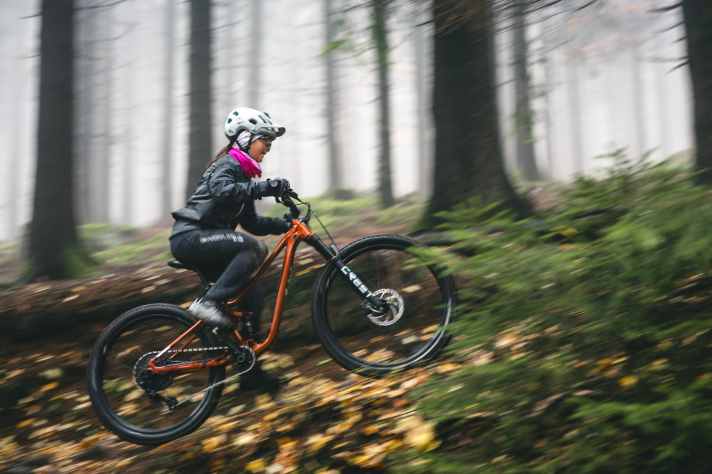 Thanks to its lightweight wheels, the Giant Faith Mini Mullet climbs hills more easily than other children's full-suspension bikes.