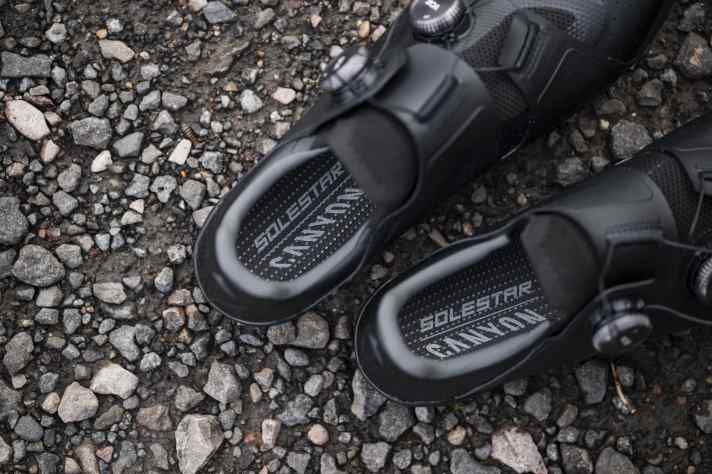 Für die ersten Race-Schuhe setzt Canyon auf das Know-How von namenhaften Technologie-Partnern, wie Solestar.