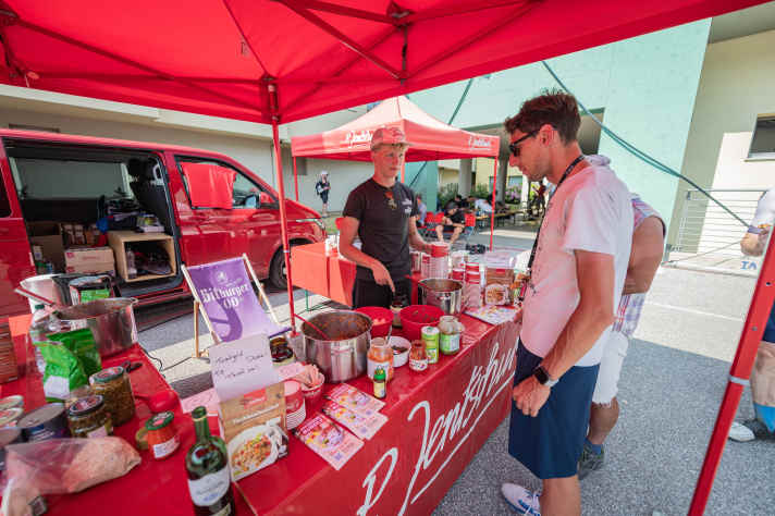 Every day, nutrition professional P. Jentschura provided healthy refreshments for hungry athletes.